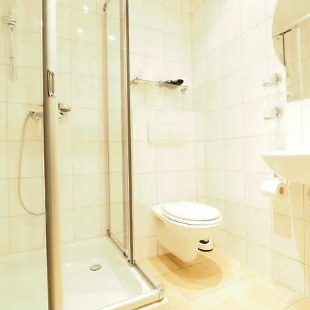 Apartment Kapitänshaus Josame 2, Nur 350 M Zum Rostock